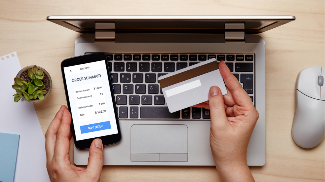 Die Vorteile einer Kreditkarte und wie Sie mit einer kostenlosen Karte Geld sparen können
